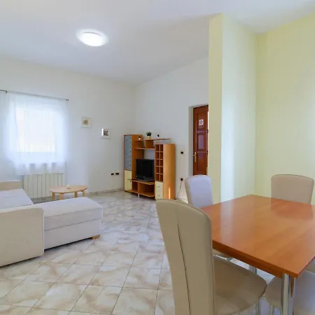 Belvedere By Rent Istria Apartamento *